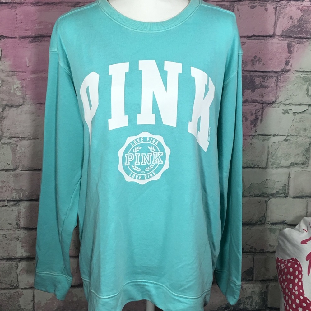 SOLD ‼️ VS PINK Campus Crew